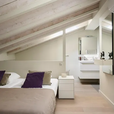 3 Bedrooms - Jacuzzi - Center *