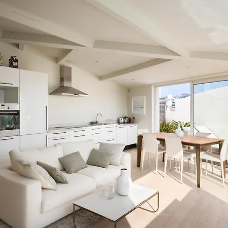 3 Bedrooms - Jacuzzi - Center 아파트